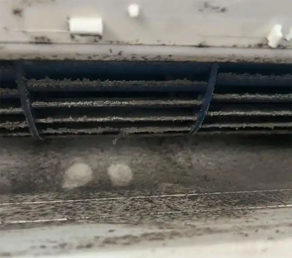 崇义空调吹的风有股烧焦味是怎么回事